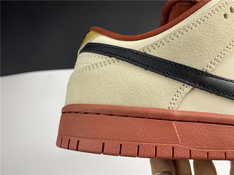 NIKE SB DUNK LOW BQ6817-100