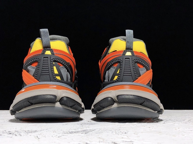 BALENCIAGE TRIPLE TRAINER 4.0
