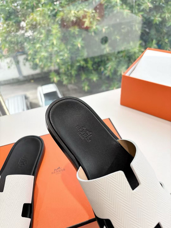 H*rmes Sandals