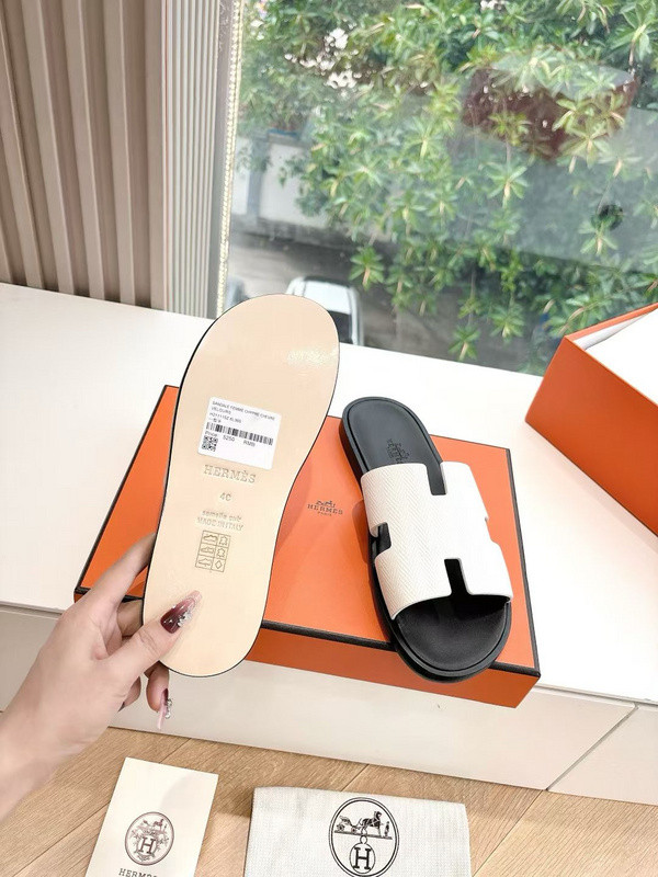 H*rmes Sandals