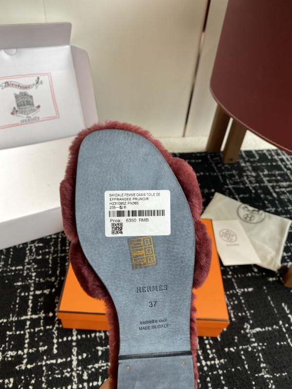 H*rmes Sandals