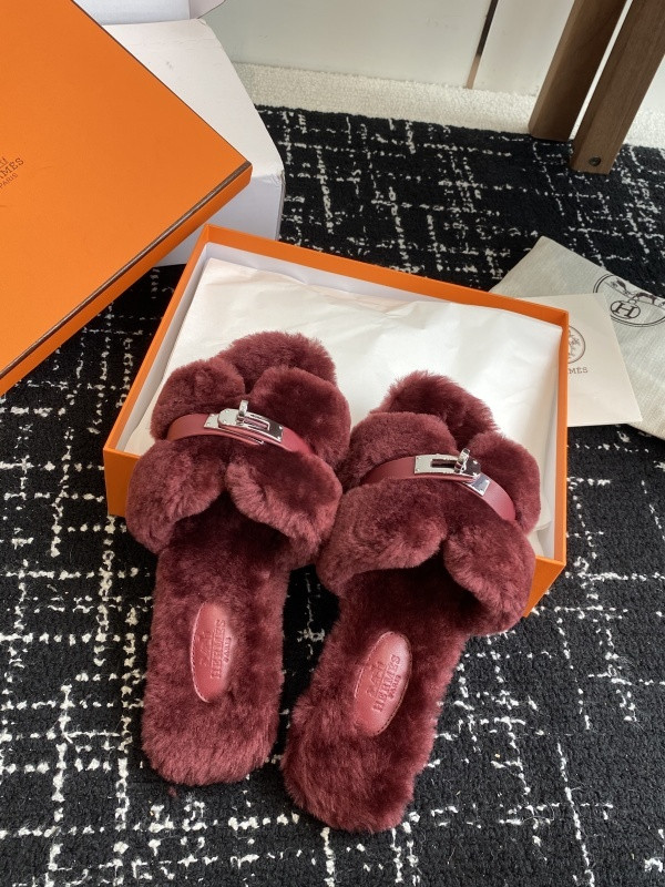 H*rmes Sandals