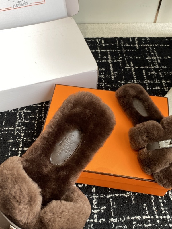 H*rmes Sandals