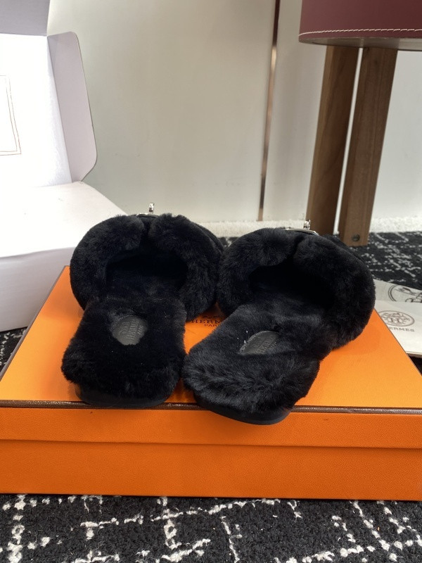H*rmes Sandals