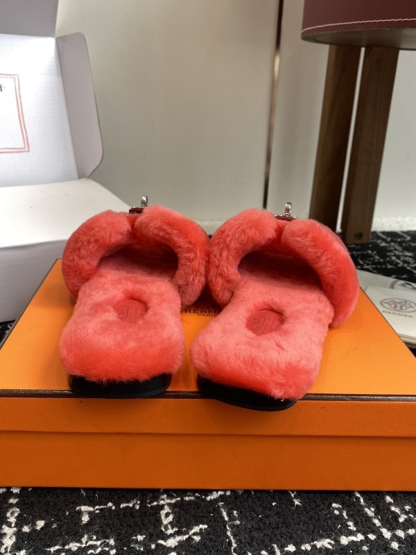 H*rmes Sandals