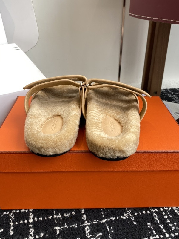 H*rmes Sandals