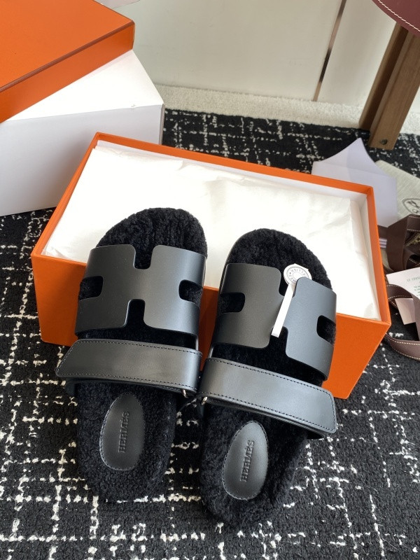 H*rmes Sandals