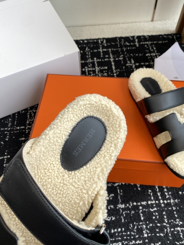 H*rmes Sandals