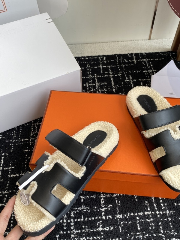 H*rmes Sandals
