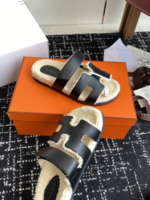 H*rmes Sandals