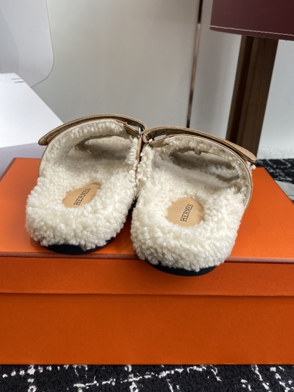 H*rmes Sandals