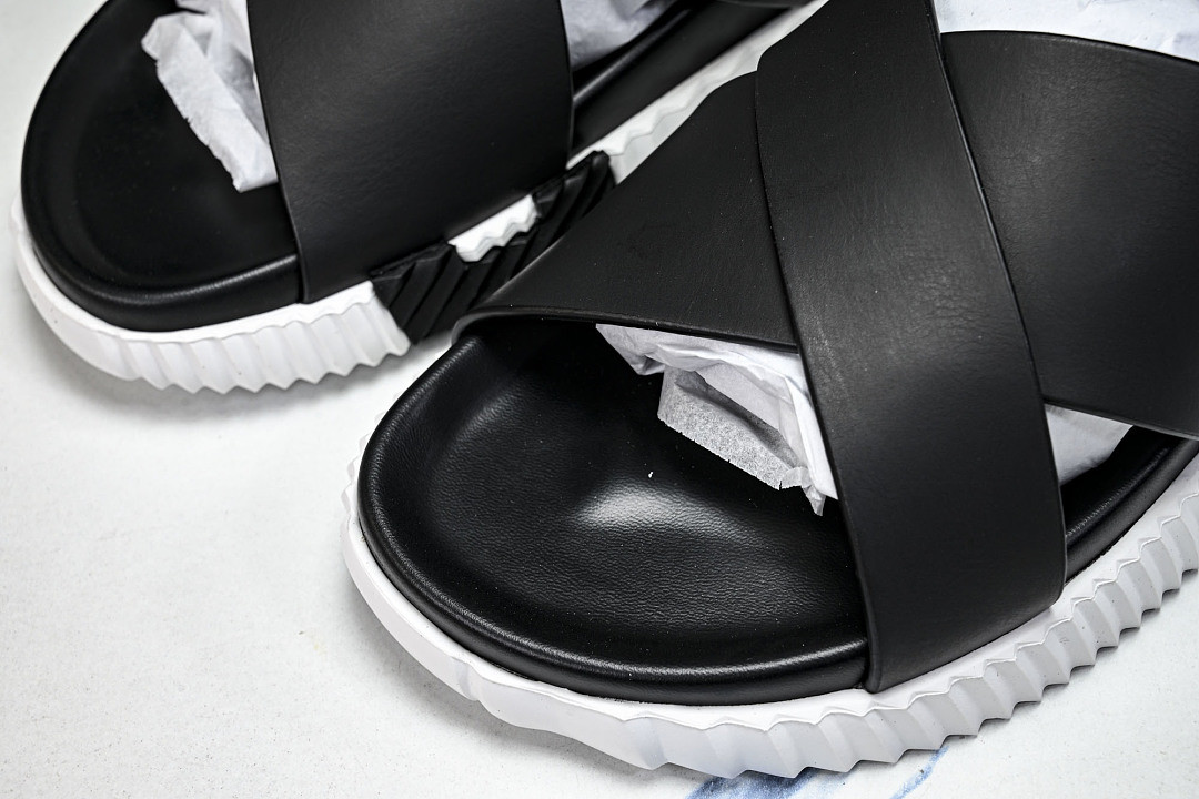 H*rmes Sandals