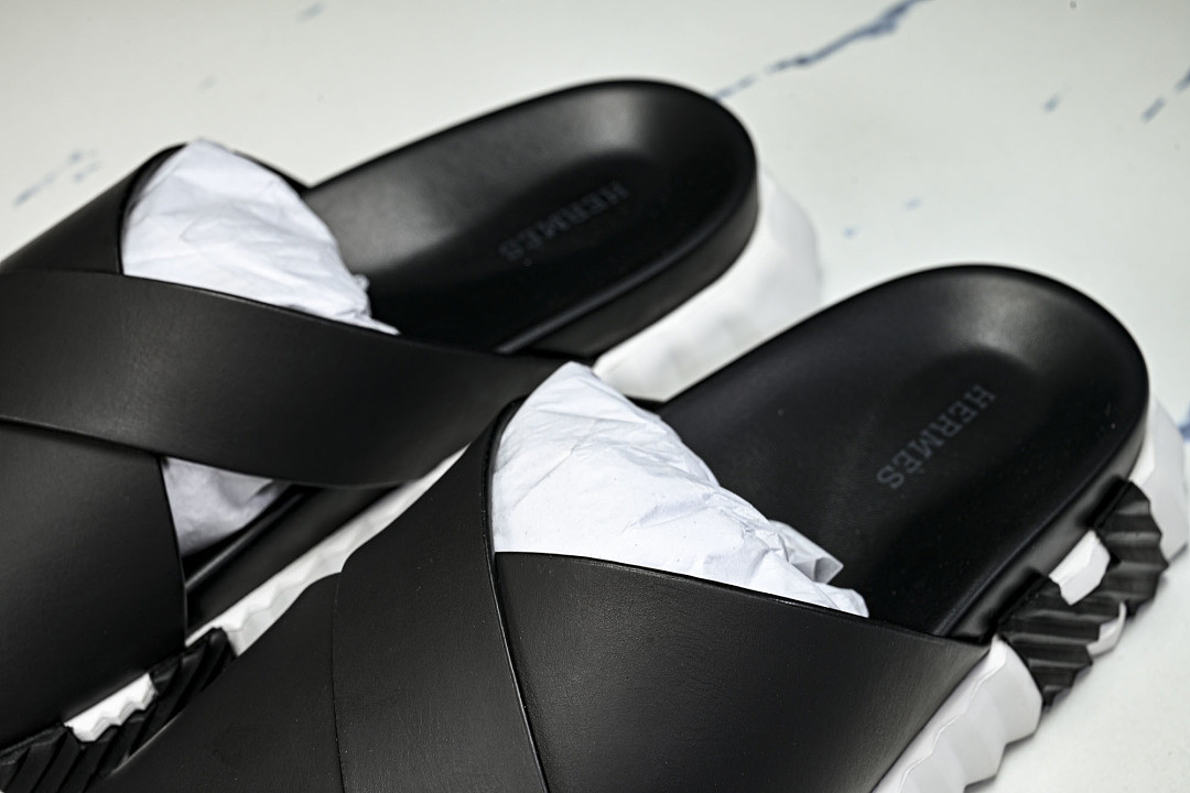 H*rmes Sandals