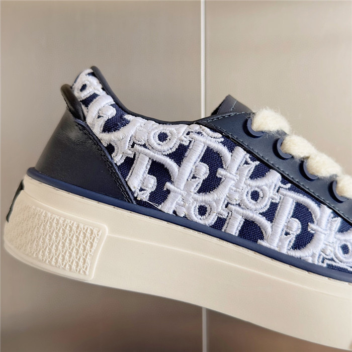 DR B33 SNEAKER