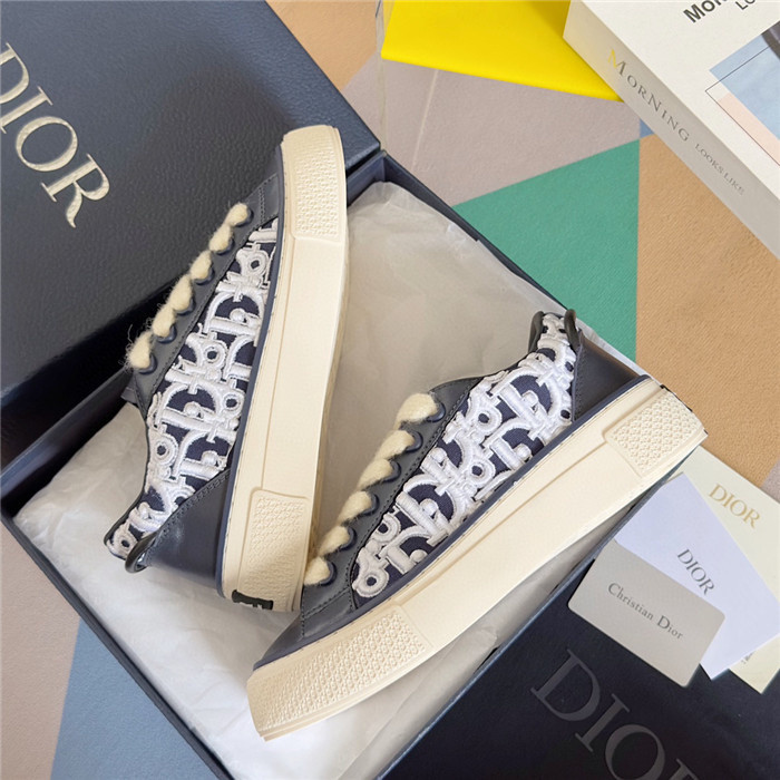 DR B33 SNEAKER