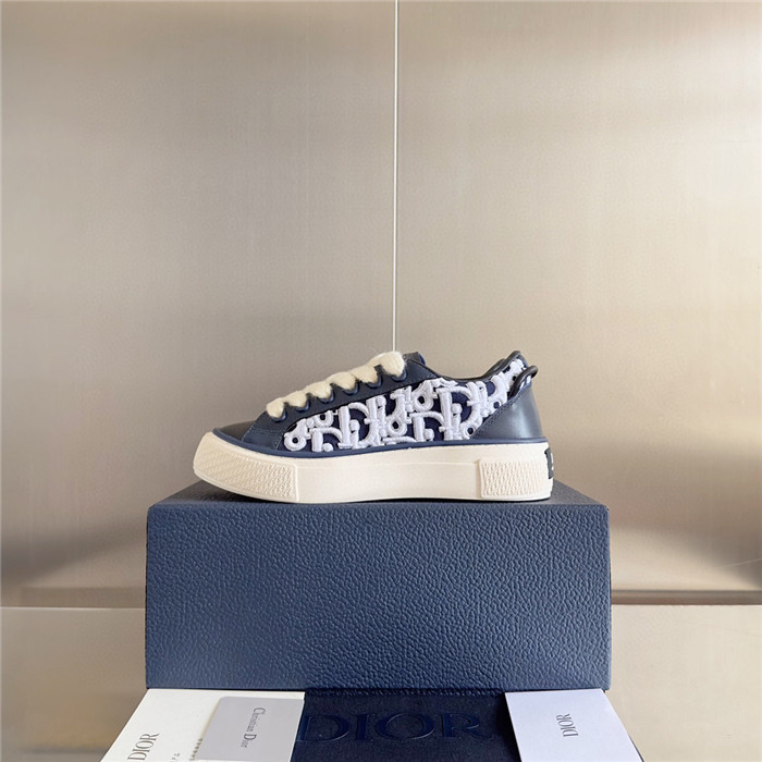 DR B33 SNEAKER