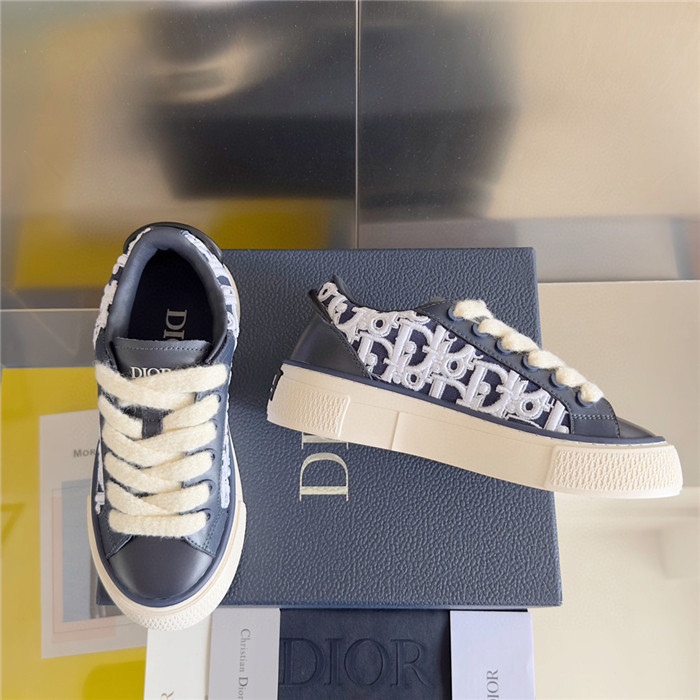 DR B33 SNEAKER