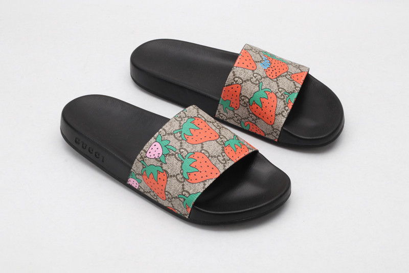 GUC LEATHER SLIDE