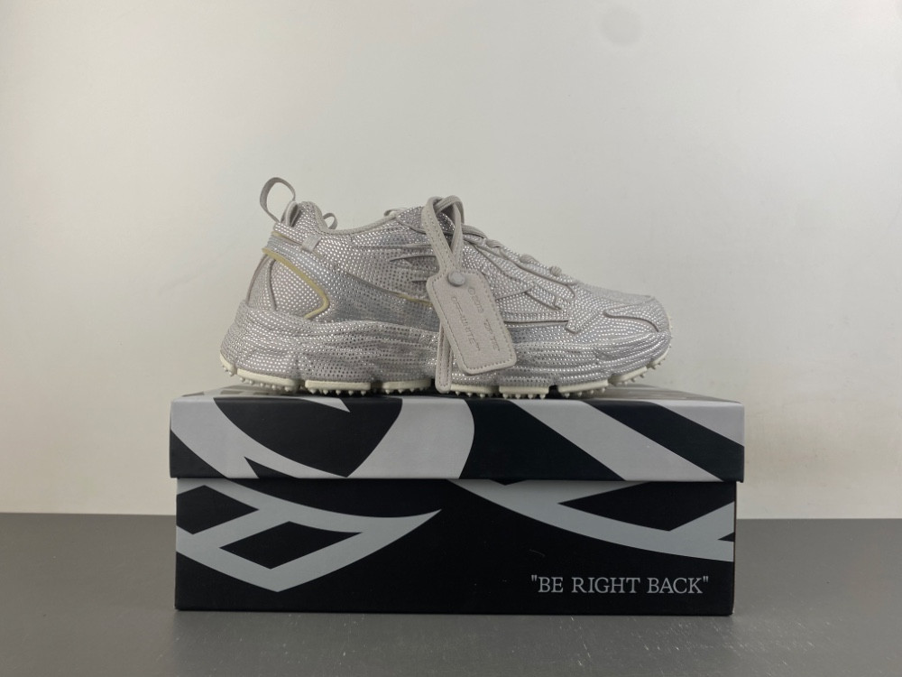 Off-White c/o Virgil Abloh
