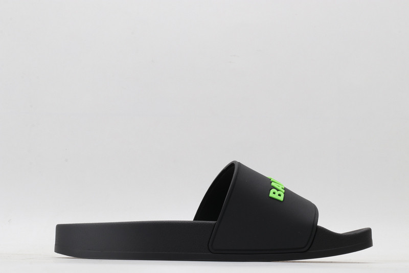 Ba*len*cia*ga black slides