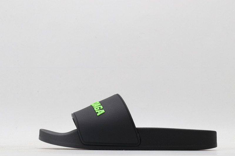 Ba*len*cia*ga black slides