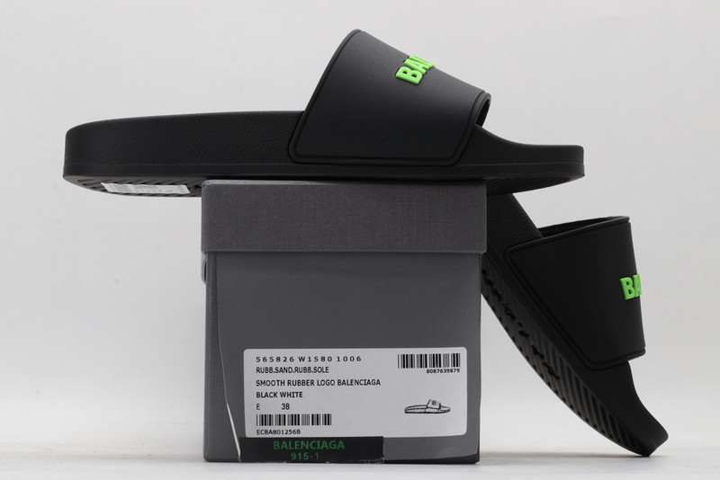 Ba*len*cia*ga black slides