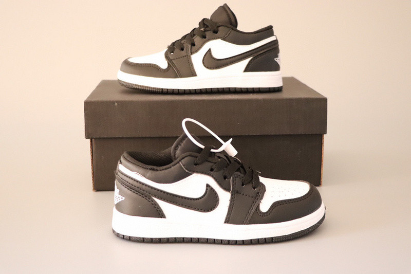 AIR JORDAN 1 KIDS SHOES