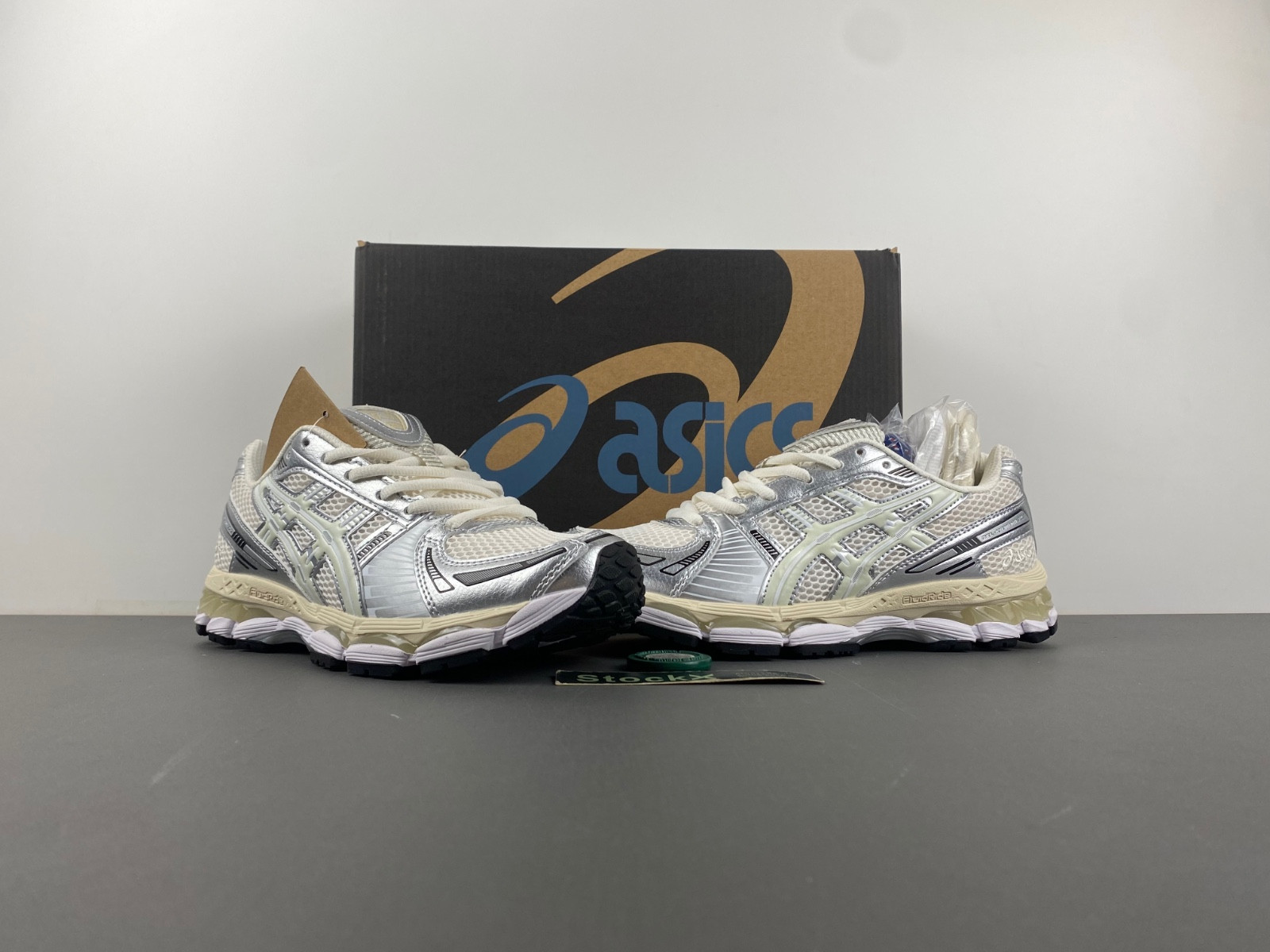 As*ic*s gel-kayano 12.1 x ronnie fieg "cream" | 1203a555-100