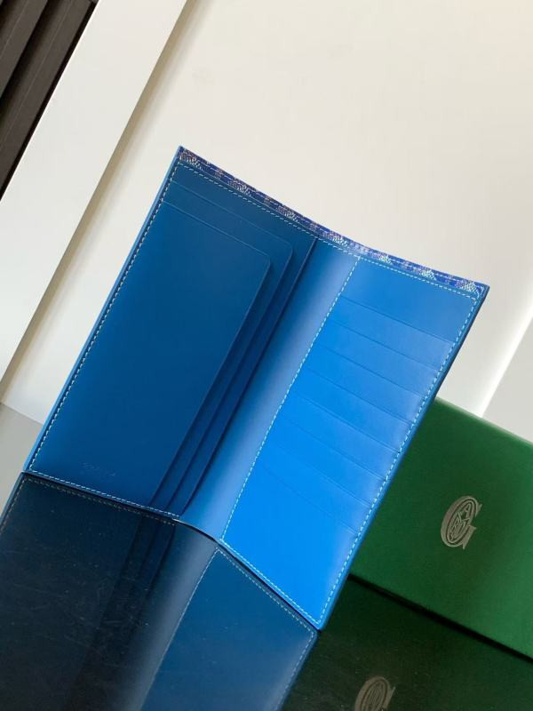 G09ard saint-roch long wallet