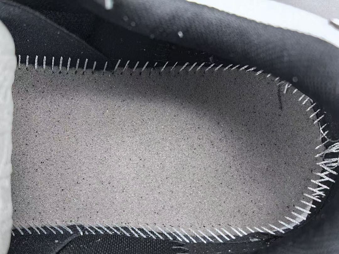 DR B30 SNEAKER