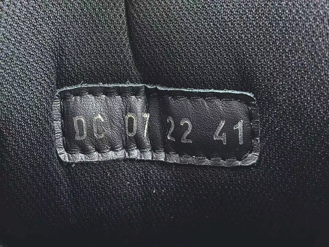DR B30 SNEAKER