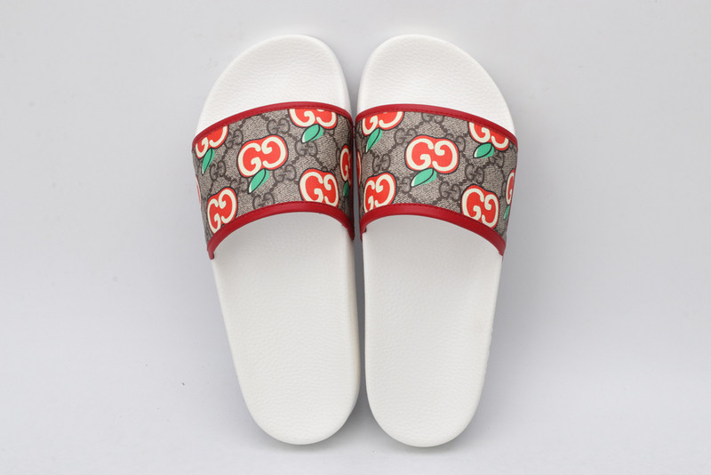 GUC LEATHER SLIDE