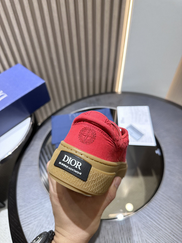 DR B33 SNEAKER