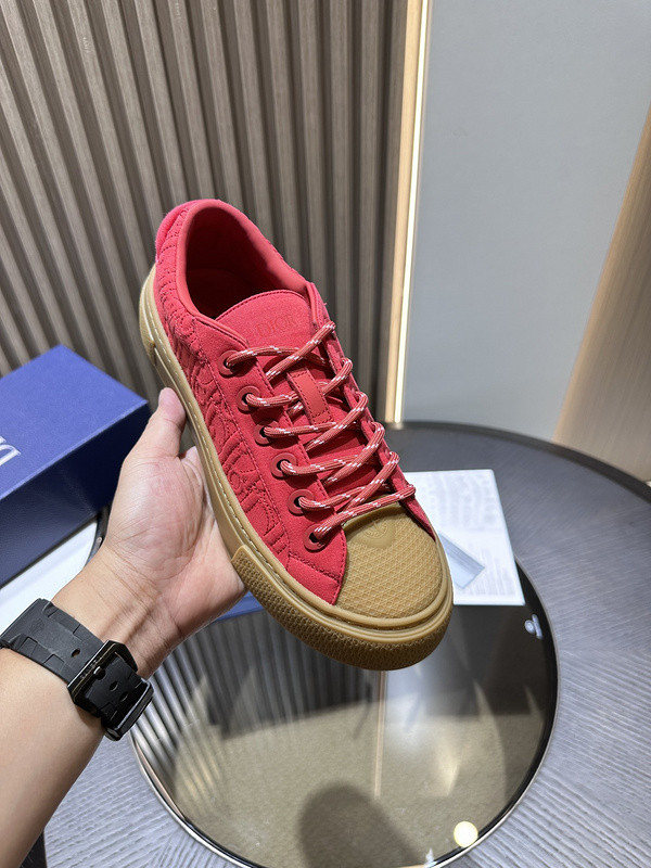 DR B33 SNEAKER
