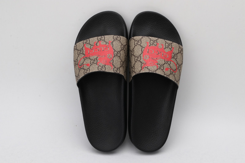 GUC LEATHER SLIDE