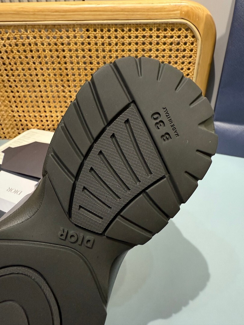DR B30 SNEAKER