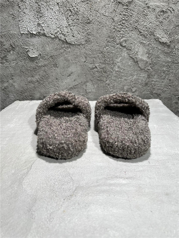 BALENCIAGA SLIDES