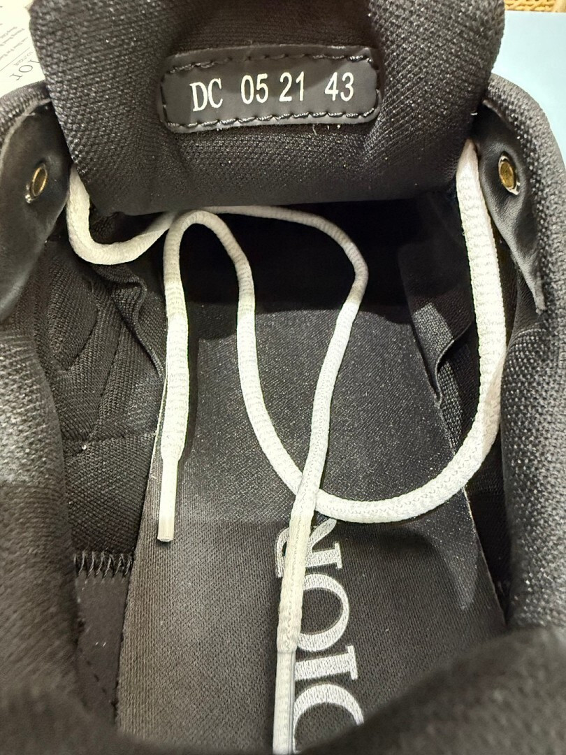 DR B30 SNEAKER