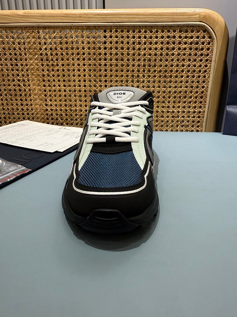 DR B30 SNEAKER