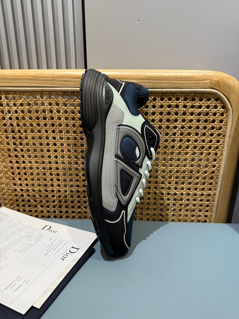 DR B30 SNEAKER