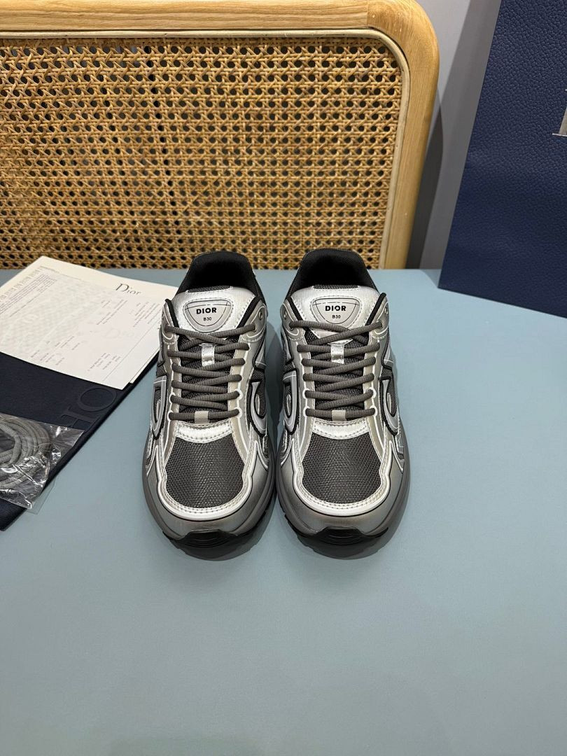 DR B30 SNEAKER