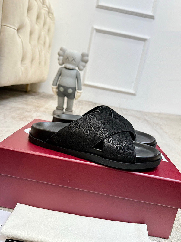 GUC LEATHER SLIDE
