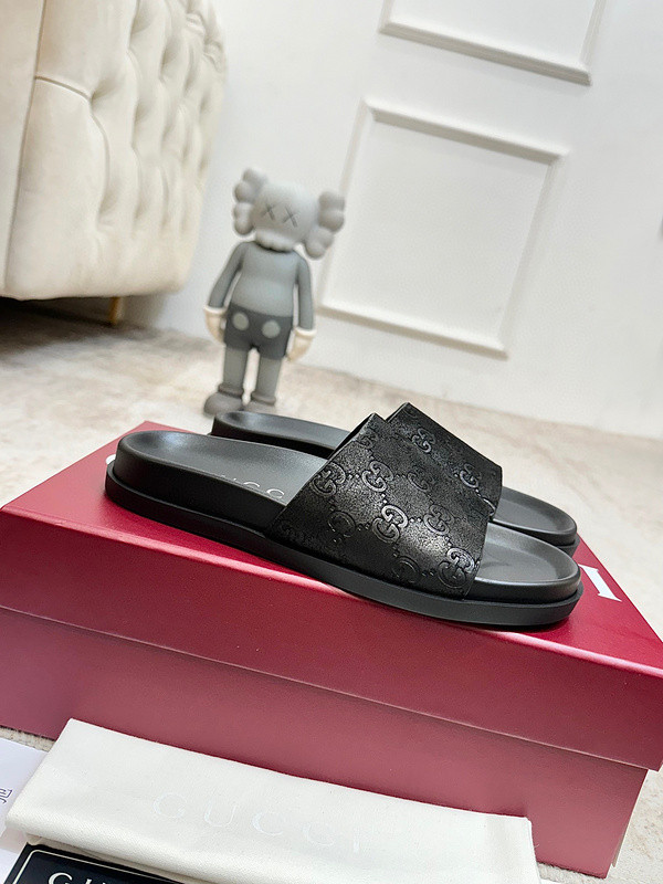GUC LEATHER SLIDE
