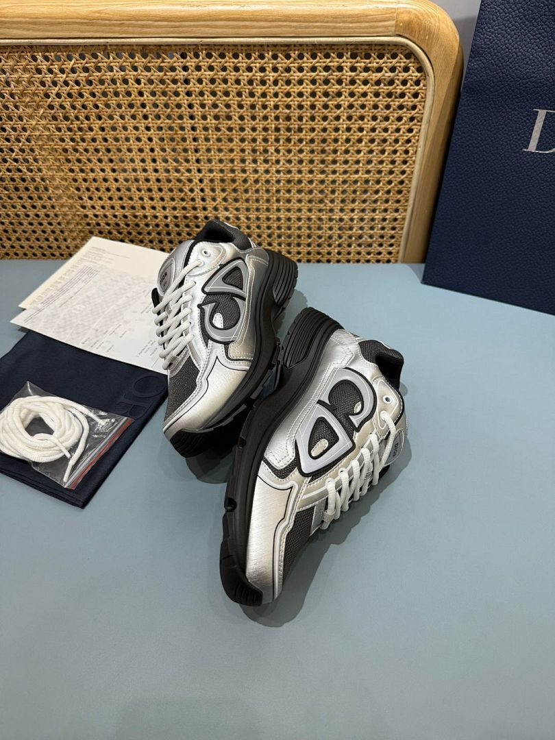 DR B30 SNEAKER
