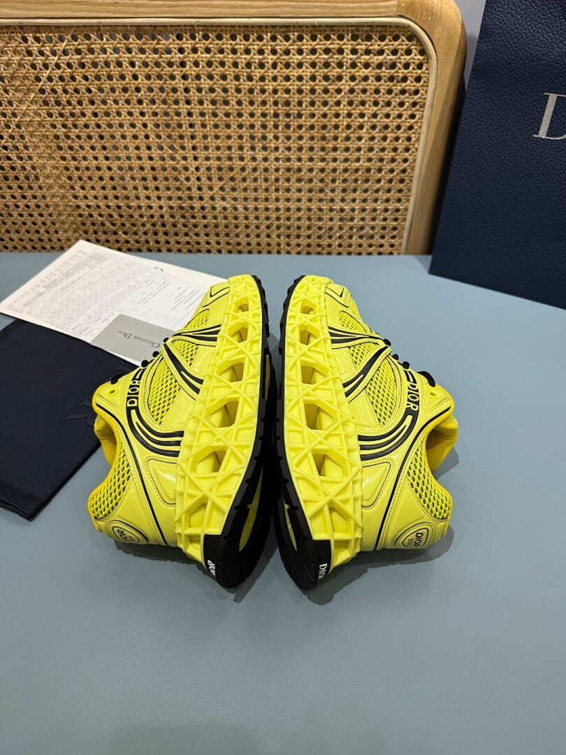 DR B35 NXXT sneaker