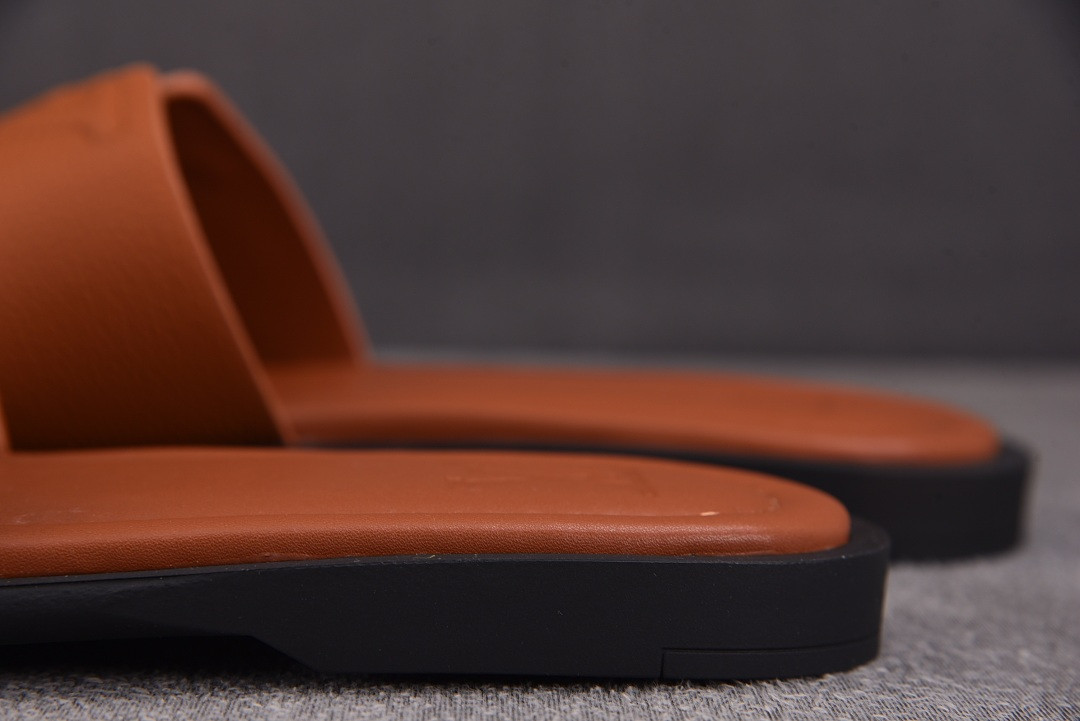 LOU1_TON SLIPPERS