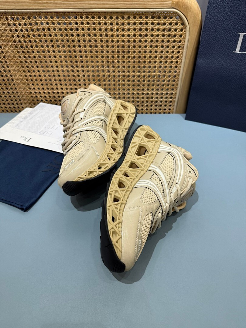 DR B35 NXXT sneaker