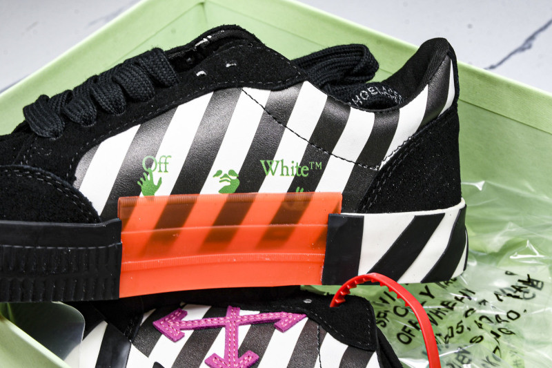 Off-White c/o Virgil Abloh