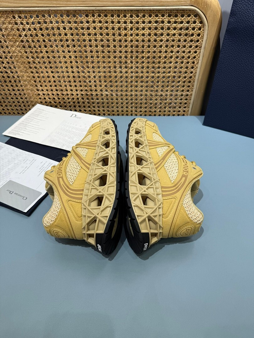 DR B35 NXXT sneaker