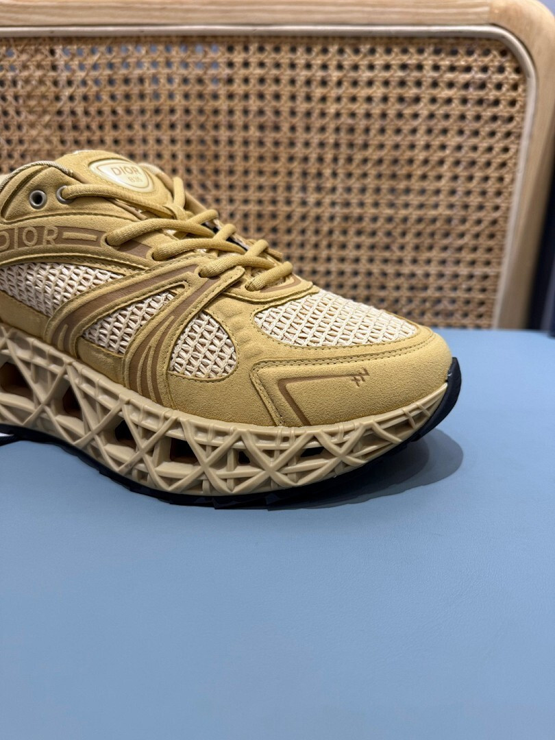 DR B35 NXXT sneaker